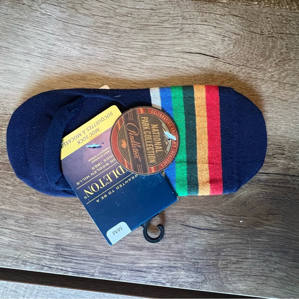 Crater lake Pendleton moc socks NWT